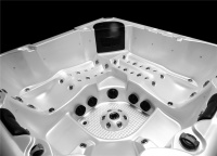 Гидромассажный спа-бассейн Joyee SPA Rome Гидромассажный спа-бассейн Joyee SPA Rome